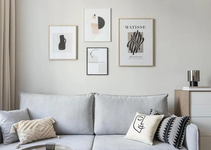 Amazing In Old Apartment *